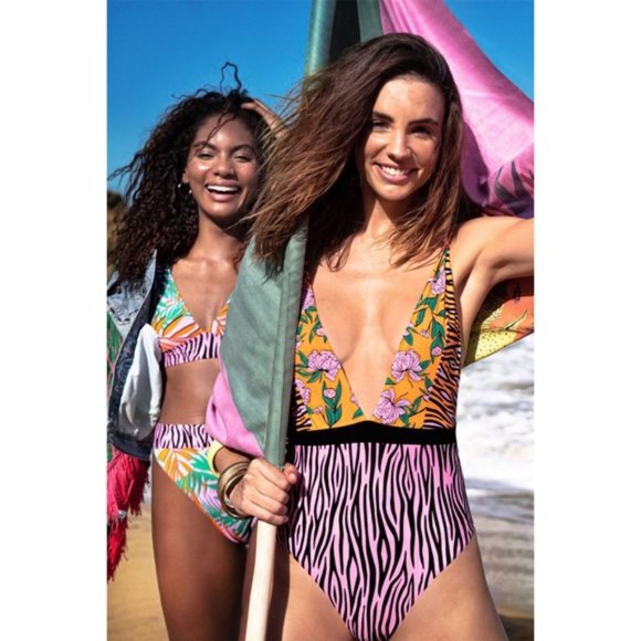 Maaji Fierce Flow Reversible Zebra Print Lace Up One Piece Swimsuit NWT Medium - Picture 1 of 6